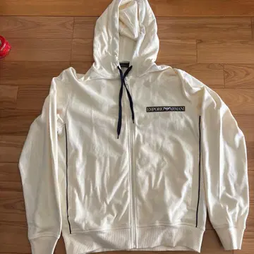 아르마니 후드티