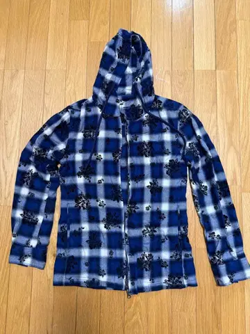 토네이도 마트 후드 부착 티셔츠