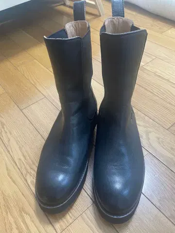 CAMINANDO 블랙 가죽 숏부츠 플랫 밑창