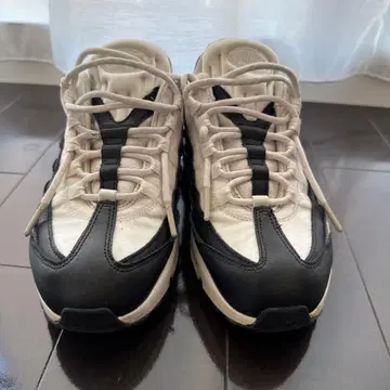 에어 맥스 화이트/블랙 스니커즈