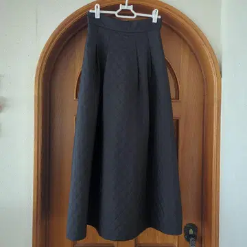 미착용 새상품 택 포함! 내추럴 뷰티 베이직 퀼팅 스커트