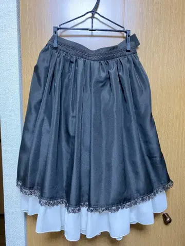 Innocent World 무릎 아래 스커트