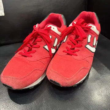 Sangacio 빨간색 스웨이드 스니커즈