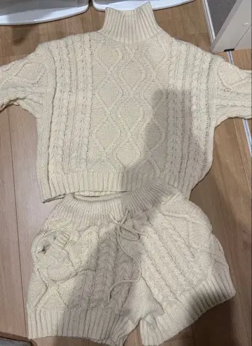 아이보리 케이블 짜임 니트 셋업