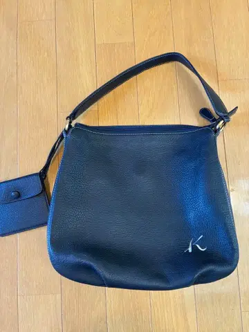 키타무라 블랙 가죽 핸드백 (작은 파우치 포함)