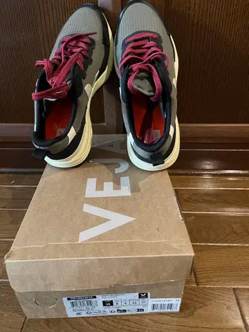 VEJA 스니커즈 그레이/블랙