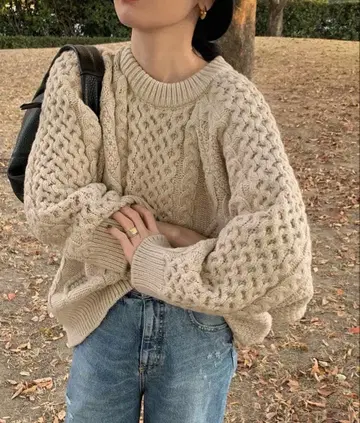 빈티지 스타일 케이블 니트 아이보리