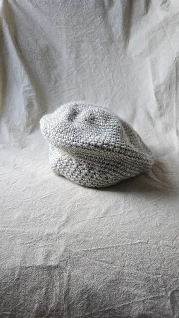 [ 핸드메이드 ] 미사용 그레이 니트 베레모