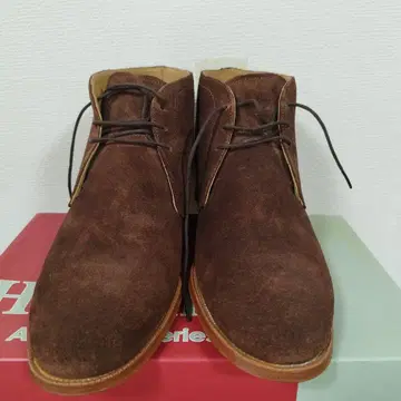 브라운 스웨이드 처카 부츠