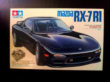 타미야 1/24 마쓰다 RX-7 R1