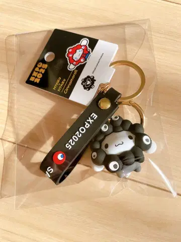 블랙 미야쿠미야쿠 산리오 입체 키링 시나모롤