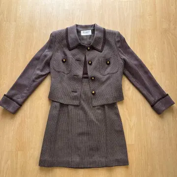 체크 무늬 수트 브라운 계열