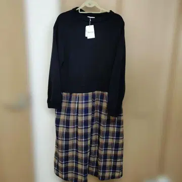 미사용 새상품 벨루나 도킹 원피스 브라운 체크 5L