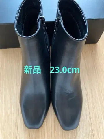 UNTITLED 스무스 블랙 가죽 숏부츠 23.0 새상품