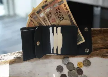 블랙 가죽 접이식 지갑