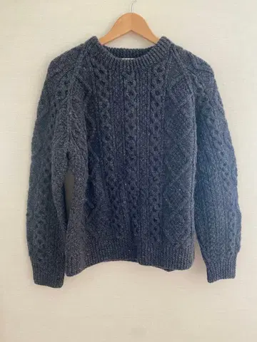 Athena Designs 아테나 디자인 그레이 케이블 니트 스웨터