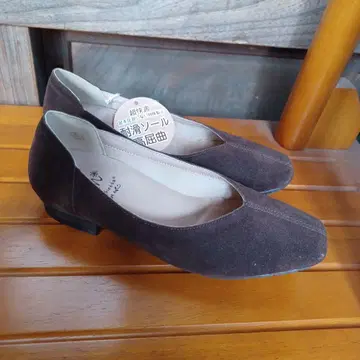 브라운 스웨이드 펌프스 23.0 EEE