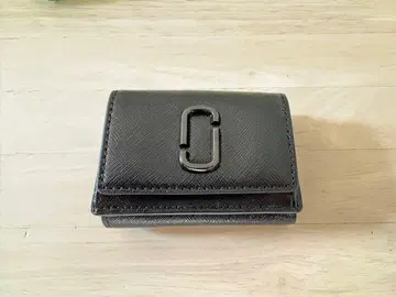 미사용 새상품 마크제이콥스 3단 폴더형 지갑 천연 가죽