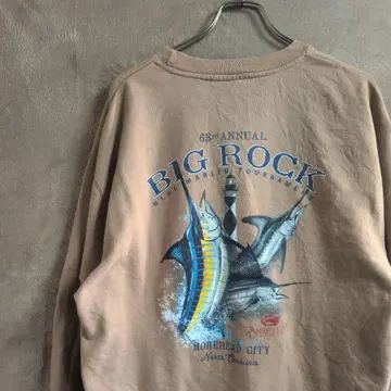 00s 인기 물고기 패턴 백 프린트 맨투맨 황새치 베이지