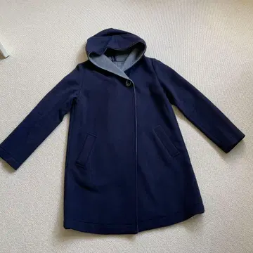 후드 부착 네이비 코트