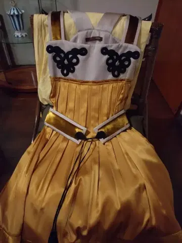 2일간만 만 엔 가격 인하했습니다. BALLY 새틴 & 벨벳 원피스