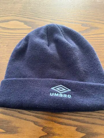 UMBRO 다크 블루 니트 모자