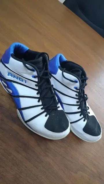 AND1 하이컷 스니커즈 화이트/블루 레어