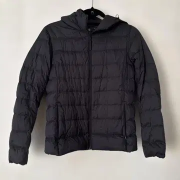 미사용 새상품 유니클로 울트라 라이트 다운 후드티 M