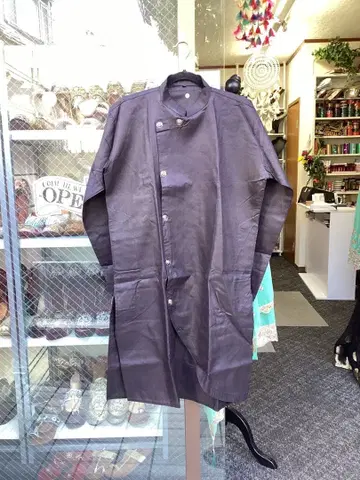 다크 그레이 버튼 포함 kurthi