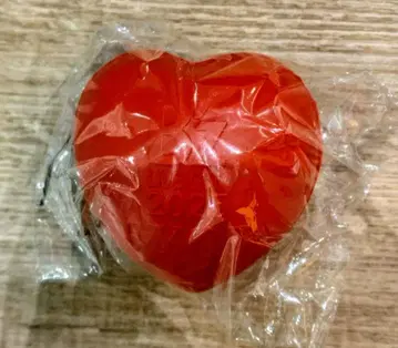 B'z LIVE-GYM2025 FYOP 가챠 릴렉세이션 하트 빨간색