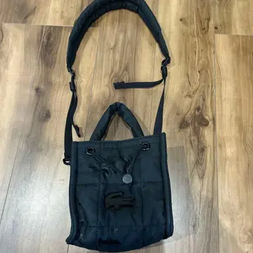 라코스테 나일리아 퀼팅 버킷 숄더백 (블랙)