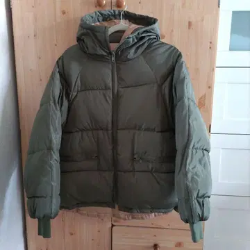 후드 부착 다운 자켓