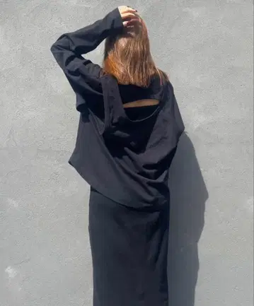 시루무린 백 레이어드 루즈 탑 블랙