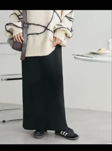 discoat 내로우 니트 스커트 블랙