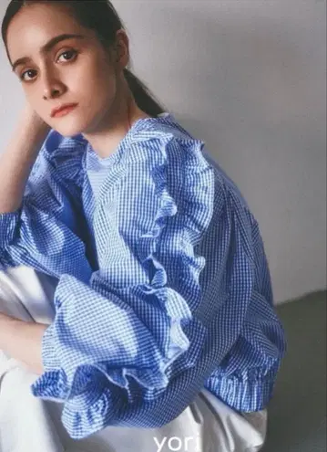 yori 프릴 슬리브 블라우스