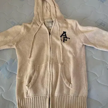 A&F 크림색 풀 지퍼 후드티