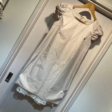 나노 유니버스 베이지 퍼프 슬리브 원피스 드레스