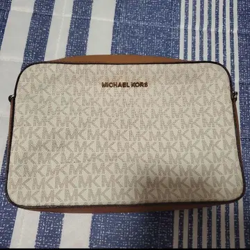 MICHAEL KORS 모노그램 숄더백