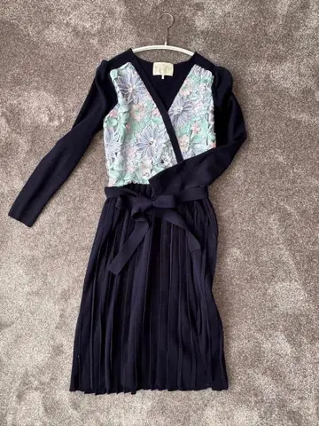 Chesty 카슈쿨 니트 원피스 네이비