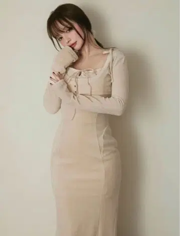 andmary Roy 벨루어 세트 롱 드레스 베이지