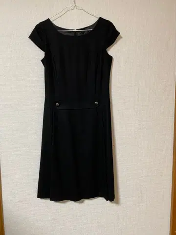 언타이틀 울 무릎 아래 원피스 블랙