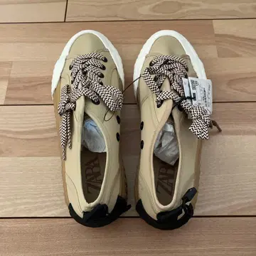 [미사용 새상품] ZARA 여성용 베이지 스니커즈