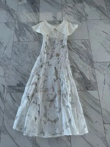 dazzlin 레이스 슬리브리스 드레스 S