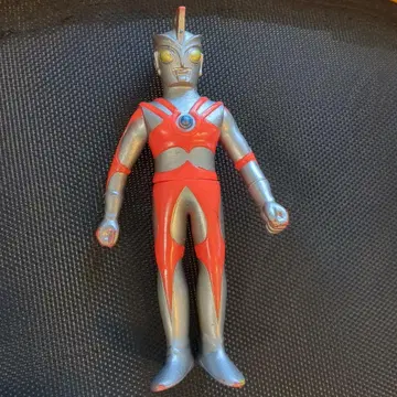 울트라맨 가동식 피규어 실버/레드 약 15cm