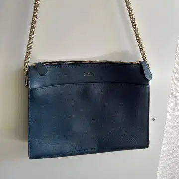 A.P.C. 체인 숄더백