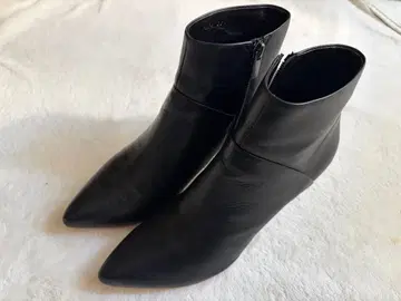 페리마쥬 블랙 가죽 숏부츠 지퍼 포함