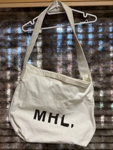 MHL. 숄더백 화이트