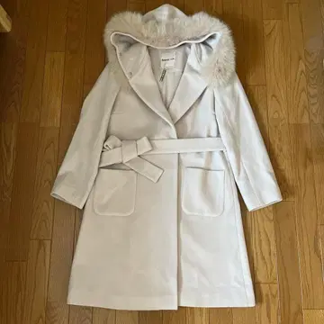 Apuweiser-riche 퍼 달린 롱 코트