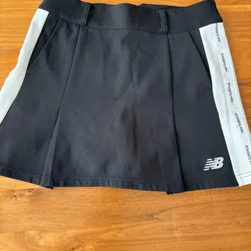 1라운드만! 새상품급 new balance 골프 여성용 스커트