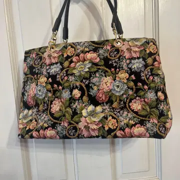 고블랑풍 꽃무늬 자수 핸드백